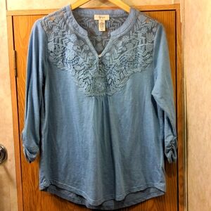 4/$20 Style & Co blue 3/4 ruched sleeves mesh and embroidery V neck size S